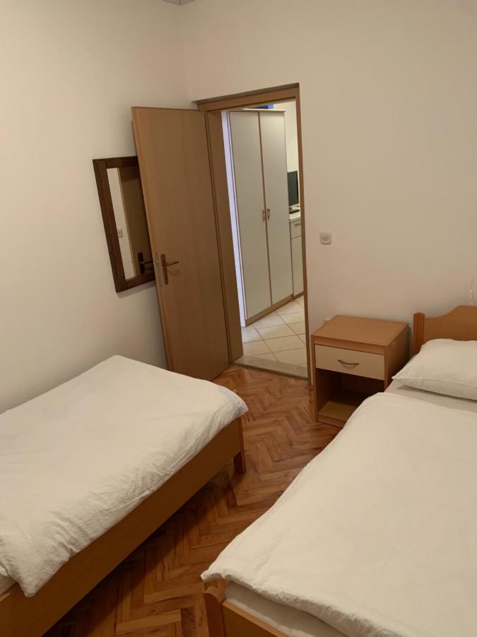 Bed and Breakfast Vila Albatros Ровінь Екстер'єр фото