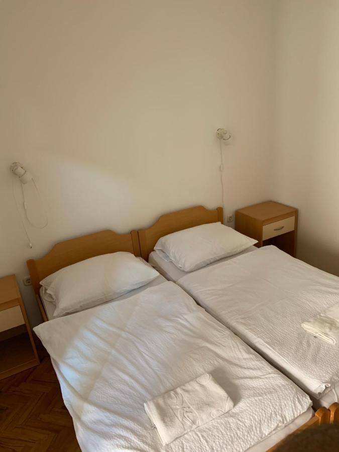 Bed and Breakfast Vila Albatros Ровінь Екстер'єр фото