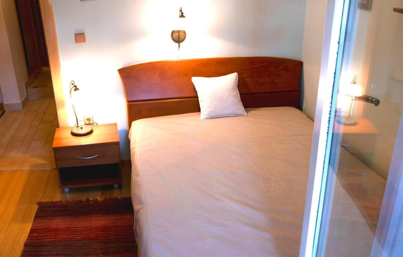Bed and Breakfast Vila Albatros Ровінь Екстер'єр фото