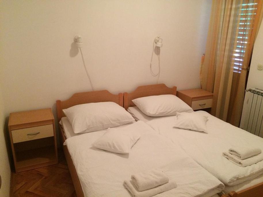 Bed and Breakfast Vila Albatros Ровінь Екстер'єр фото