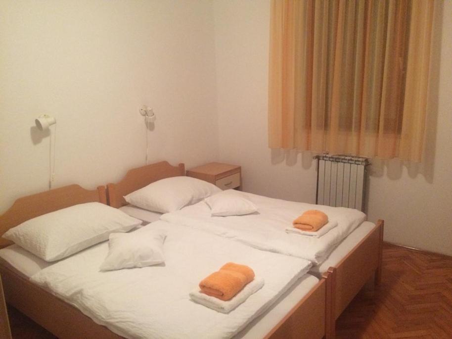 Bed and Breakfast Vila Albatros Ровінь Екстер'єр фото