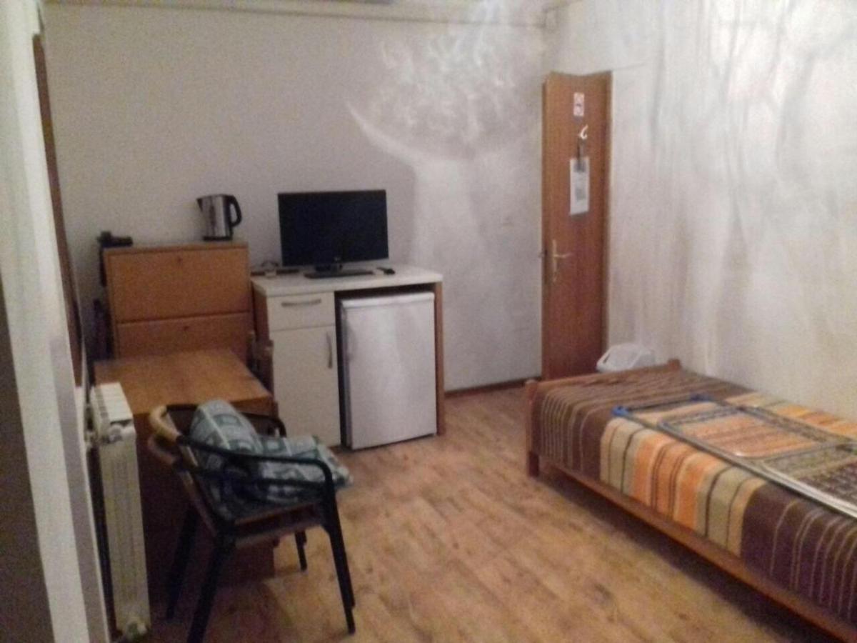 Bed and Breakfast Vila Albatros Ровінь Екстер'єр фото