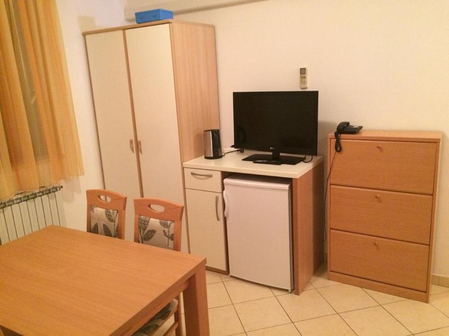 Bed and Breakfast Vila Albatros Ровінь Екстер'єр фото